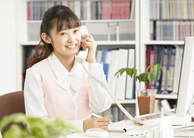 ★人気の事務スタッフ★週3日〜勤務可能 ★土日お休みなので予定も立てやすい！ ★20〜50代まで幅広い方が活躍中!!