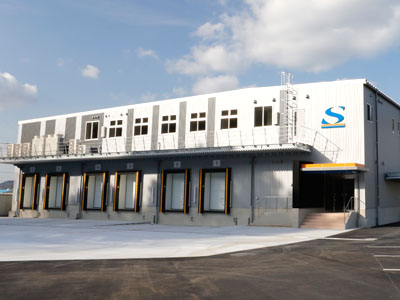 新社屋完成！業務拡張につき2t・4tドライバー募集(正社員) ★心機一転！キレイな職場で働きませんか？