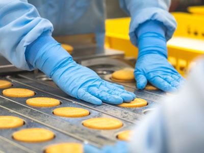 夏のアイスクリームシーズンに向けて新しい仲間を募集中！大手食品メーカーのアイスクリーム製造に携われます