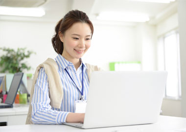 お昼からのお仕事なのでゆったり出勤♪経理事務パート募集 [経理事務の実務経験が1年以上の方]